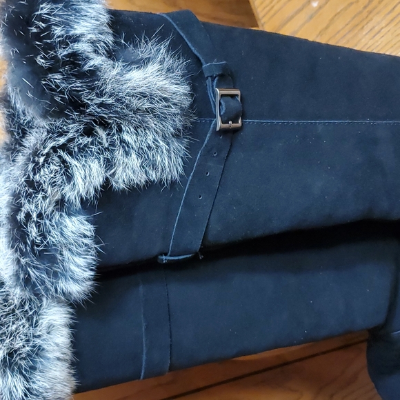 UGG Boots - Picture 10 of 11